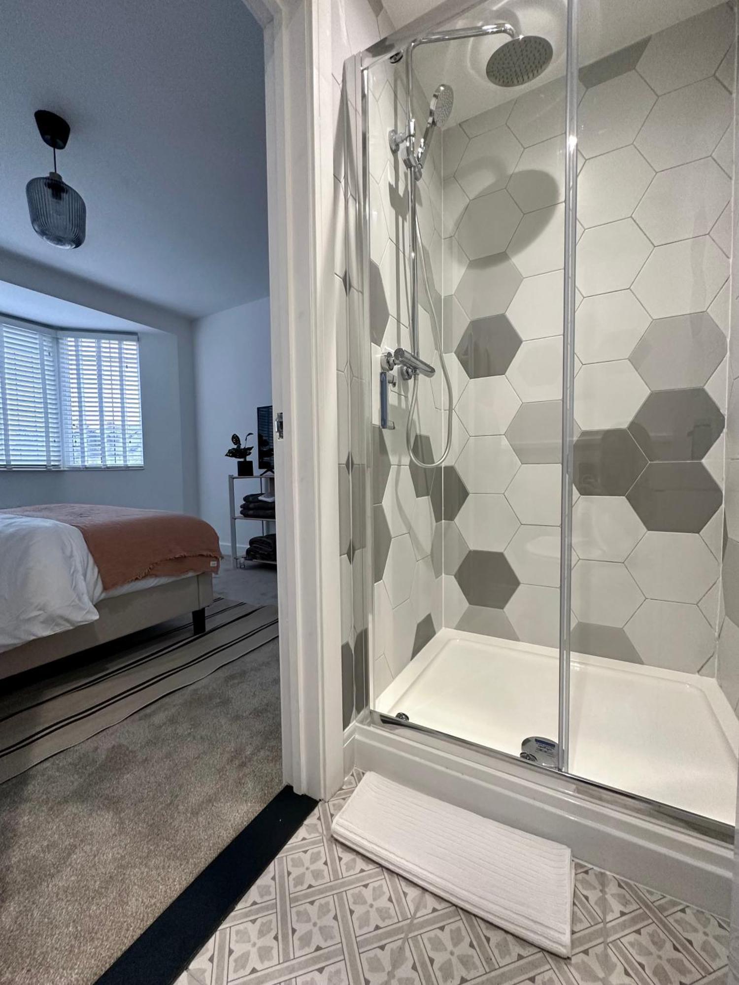 Clover Lodge Portsmouth Luxury Home With Off Road Free Parking Kültér fotó