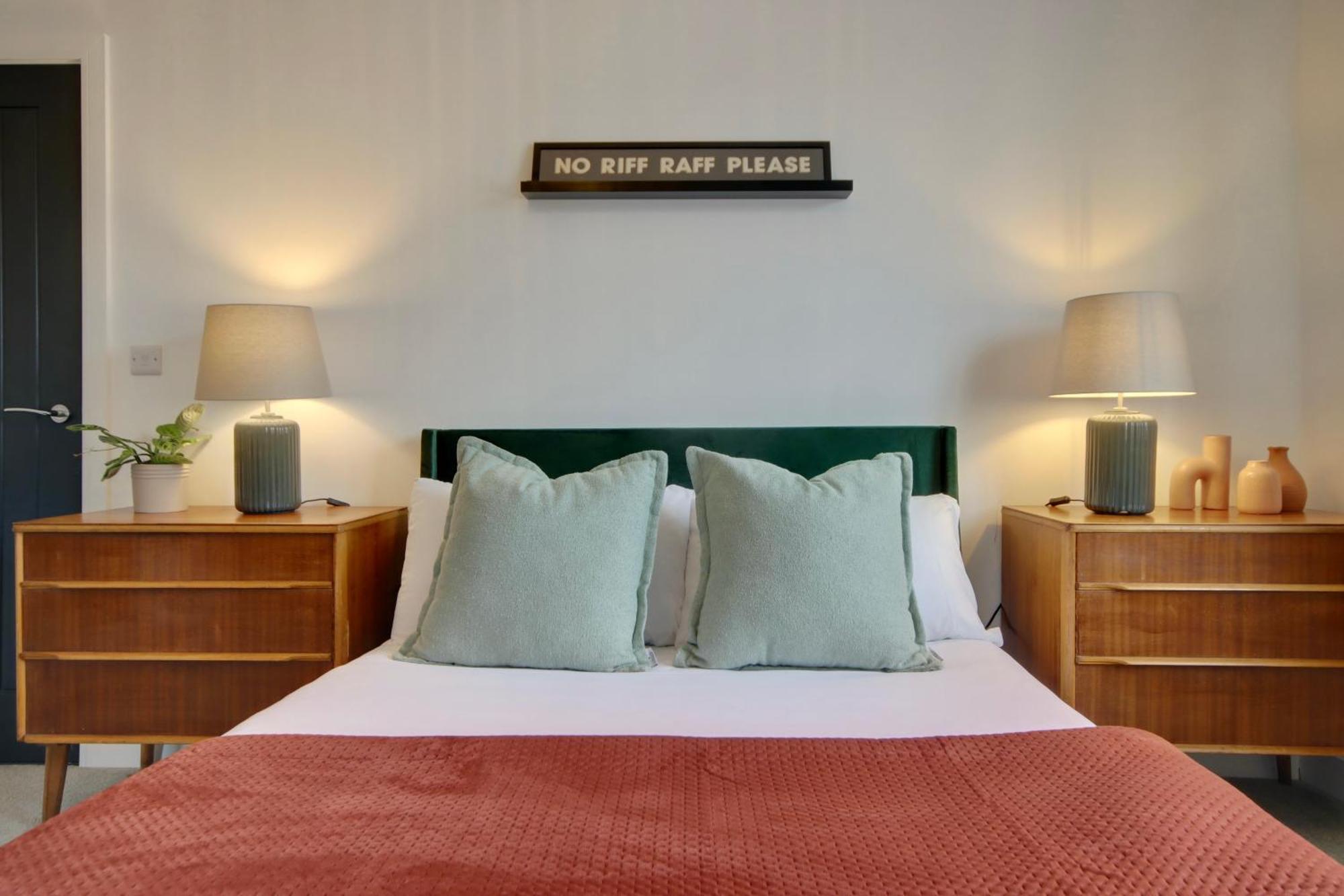 Clover Lodge Portsmouth Luxury Home With Off Road Free Parking Kültér fotó